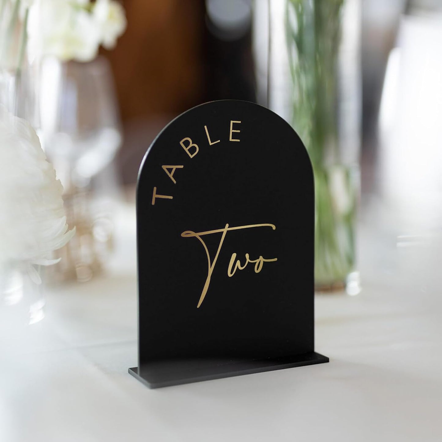 Black Arch Wedding Table Numbers 1-15 with Stands, 5x7 Inch Black Acrylic Sign with Gold Letters, Arched Acrylic Table Numbers for Wedding Reception