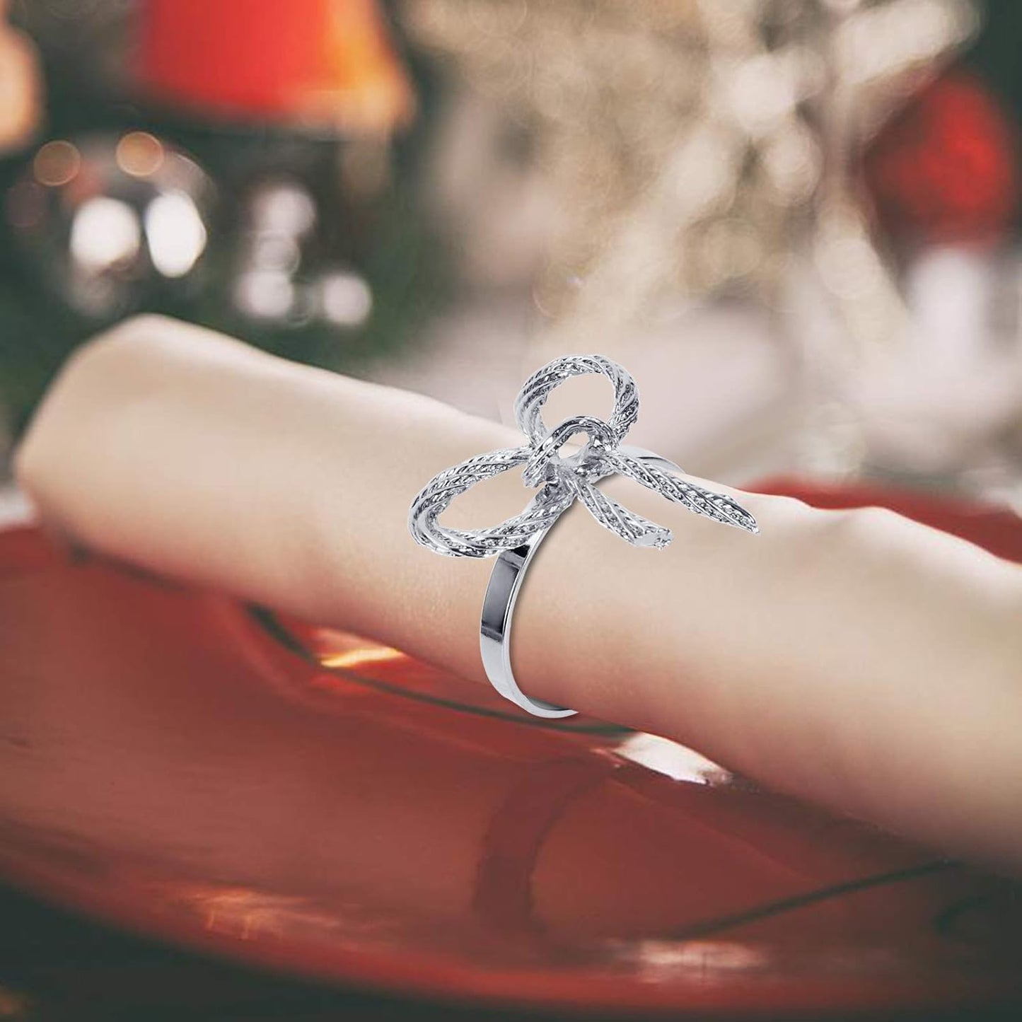 Pack of 6 Napkin Rings Alloy Hollow Out Flower Napkin Holder Dinning Table Napkin Ring for Dinner Parties Wedding Banquet Table Setting Family Gatherings Table Decor（Silver，6）