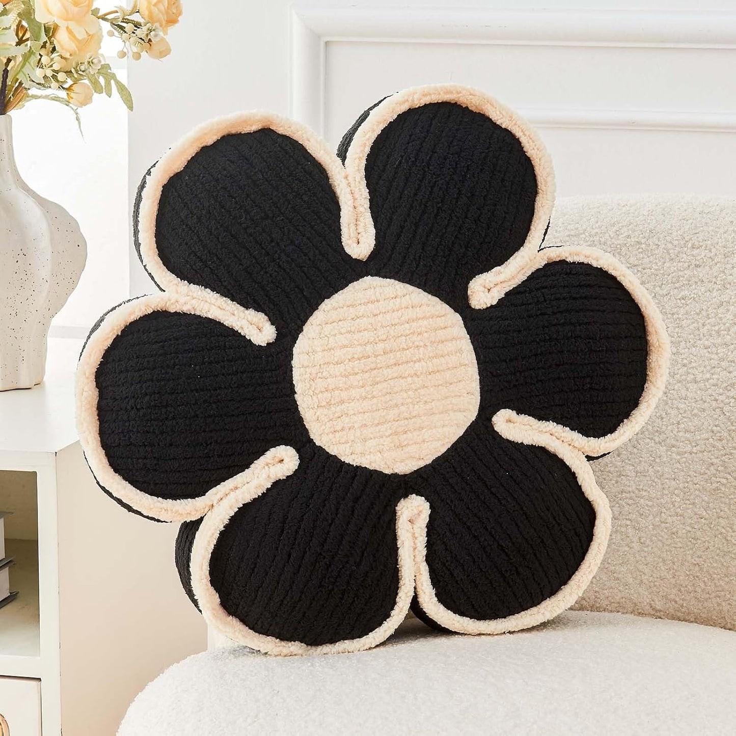 Flower Pillow, Soft Flower Decorative Throw Pillow, Cute Daisy Flower Shaped Seating Floor Cushion Room Décor Plush Pillows for Sofa Couch Bed (17.7 Inch, Black)