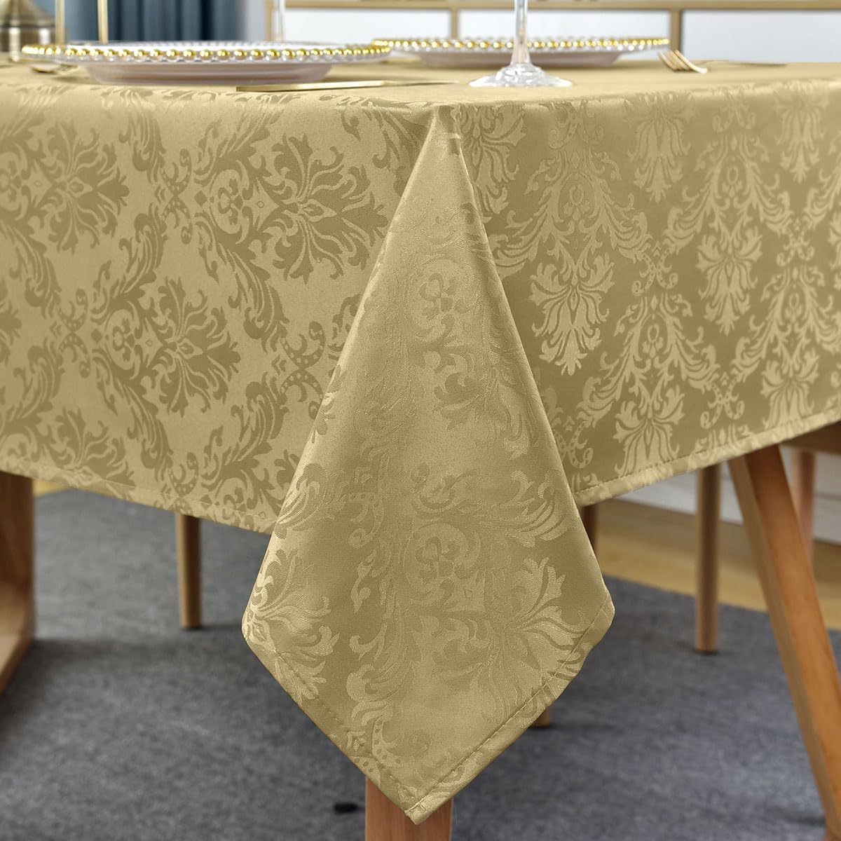 SASTYBALE Jacquard Tablecloth Rectangle 60 x 84 Inch, Spill Proof Wrinkle Free Damask Table Cloth, Soft Polyester Table Cover for Dining, Party, Indoor, Outdoor, Gold
