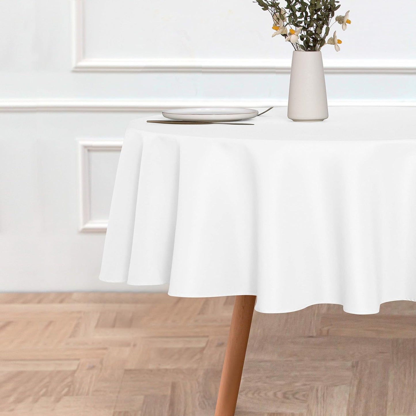 sancua Round Tablecloth - 48 Inch - Water Resistant Spill Proof Washable Polyester Table Cloth Decorative Fabric Table Cover for Dining, Buffet Parties and Camping, White(Fits 20-36 Inch Tables)