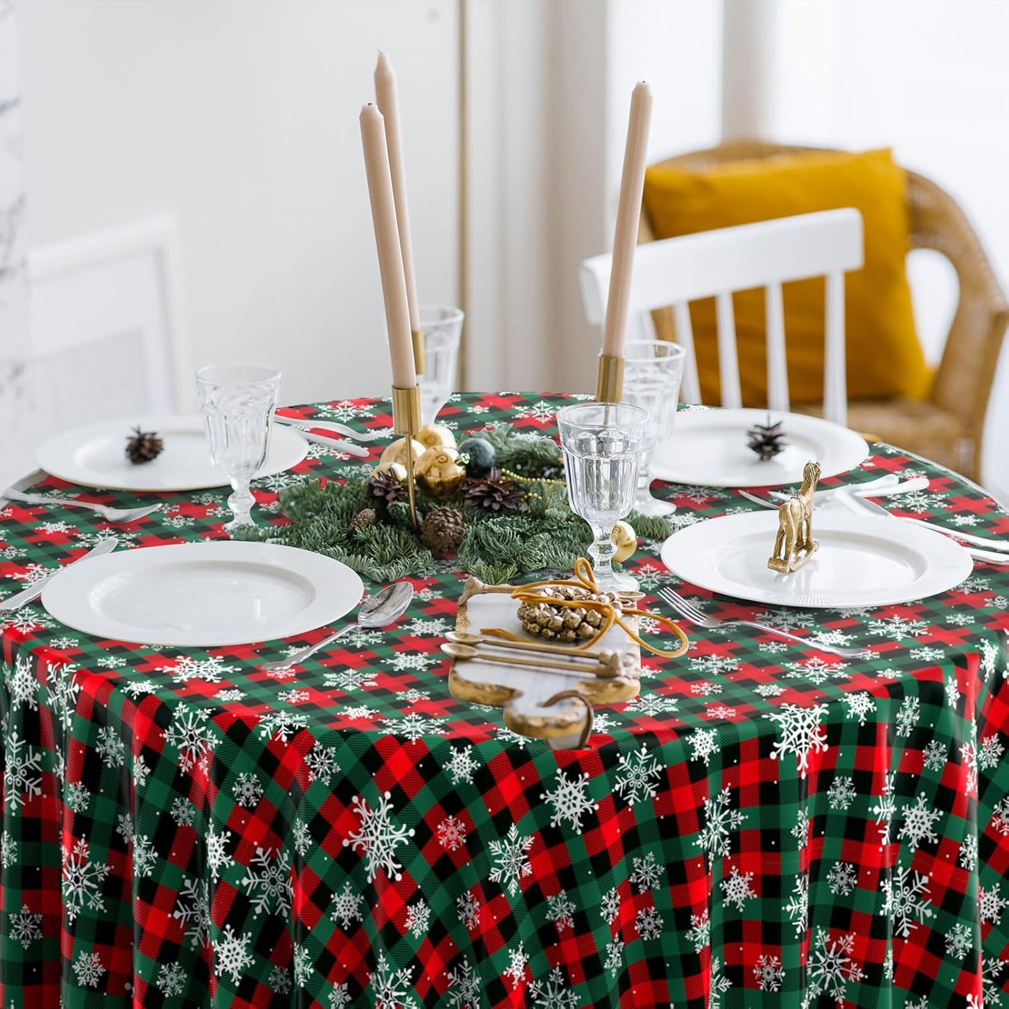 Jectivs 3Pcs Christmas Buffalo Plaid Snowflake Party Tablecloths Decorations,Plastic Red and Green Checkered Round Table Cover for Winter Christmas New Year Birthday Holiday Party Decorations,84 inch