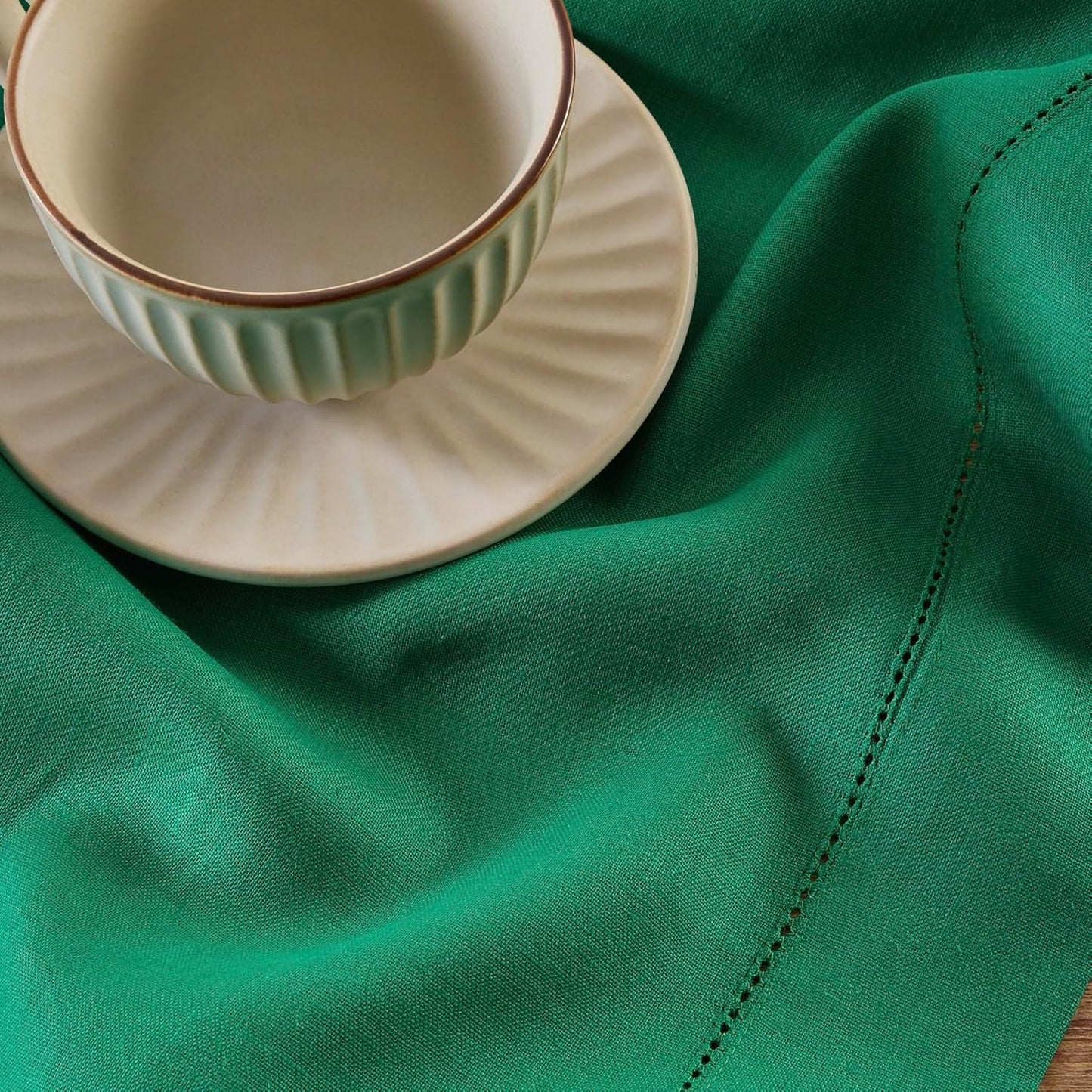 Solino Home Linen Tablecloth 60 x 108 Inch - Classic Hemstitch 100% Pure Linen Emerald Green Table Cloth for Rectangle Tables - Machine Washable Tablecloth for Christmas